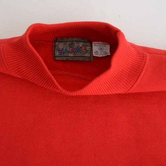Vintage Magnet Red with Flags on Chest Mockneck Sweater M - Picture 10 of 10